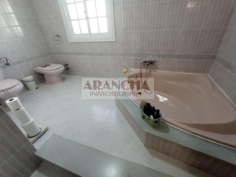 Foto 8300f128-c78f-4a4d-b2ec-5b56447f2874. Casa con riscaldamento parcheggio in Avenida de Rota Chipiona