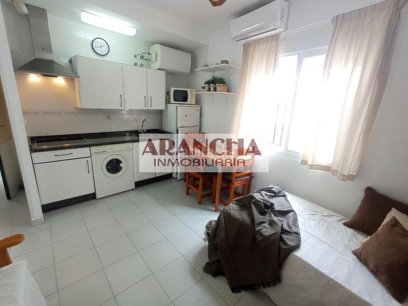 Foto 17efde3a-4d14-47b7-a7e3-8c11c9a5160a. Planta baja a01361 apartamento en pleno centro vender en Chipiona