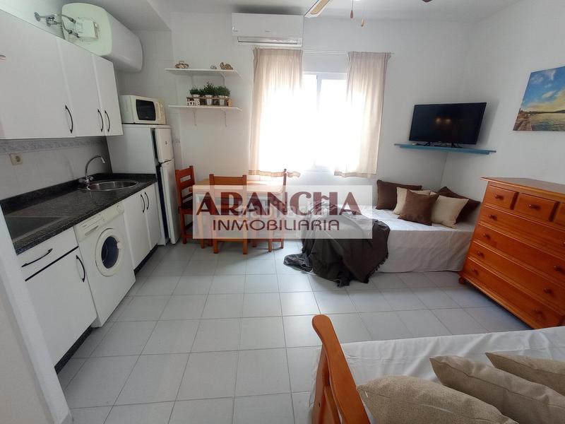Foto 7b5b9395-cd2c-4641-b714-0a2a26697c7c. Planta baja a01361 apartamento en pleno centro vender en Chipiona