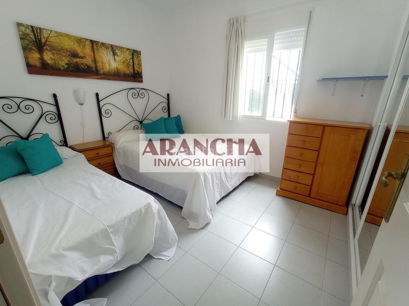 Foto fa7cd9a9-adc9-4204-9476-5917a273fc09. Planta baja a01361 apartamento en pleno centro vender en Chipiona