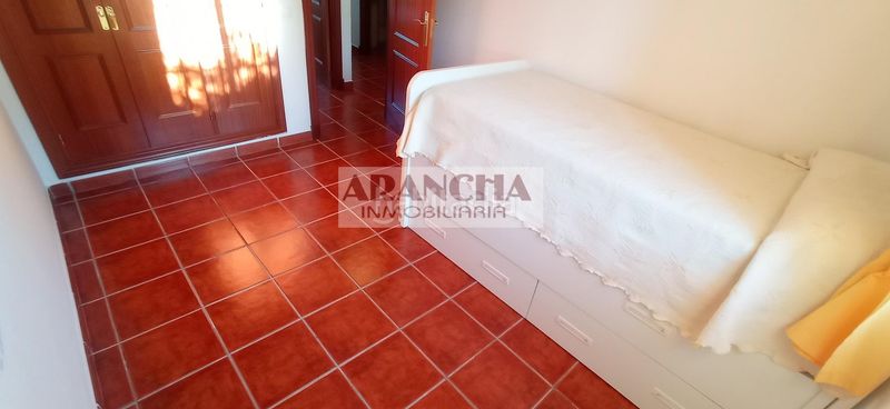 Foto 887c3aea-33d5-4a59-bec4-4f2dc6a3d9db. Xalet amb aparcament piscina a La Laguna Chipiona