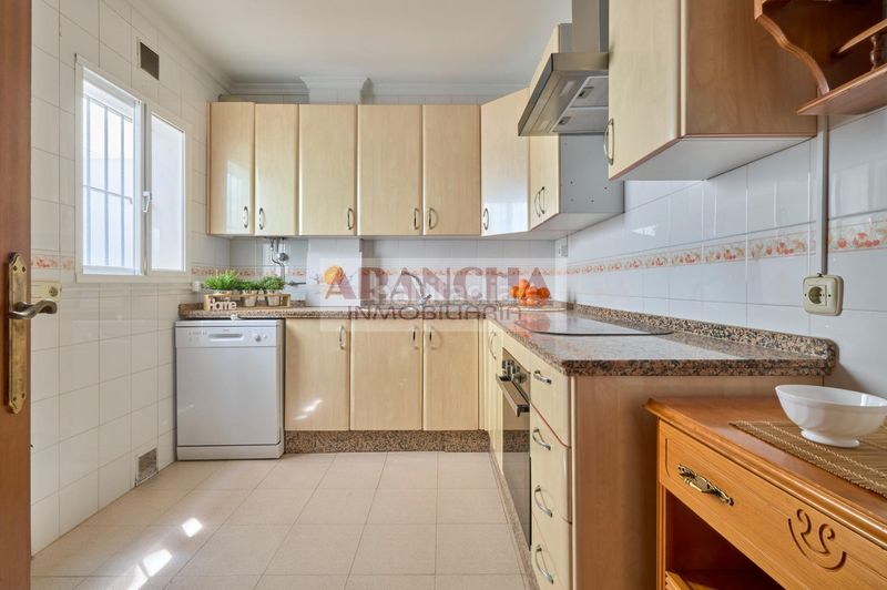 Foto 8b6a018b-d4e6-4cd1-8bb1-b8f8c6b3ee76. Duplex with parking in Puerto Deportivo Chipiona