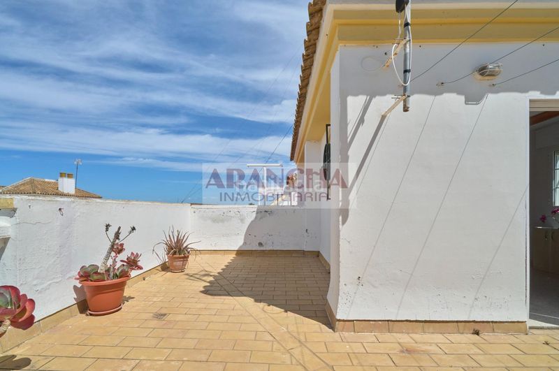 Foto b26d2bdf-50c7-4188-9635-058e2a7f80e8. Duplex with parking in Puerto Deportivo Chipiona
