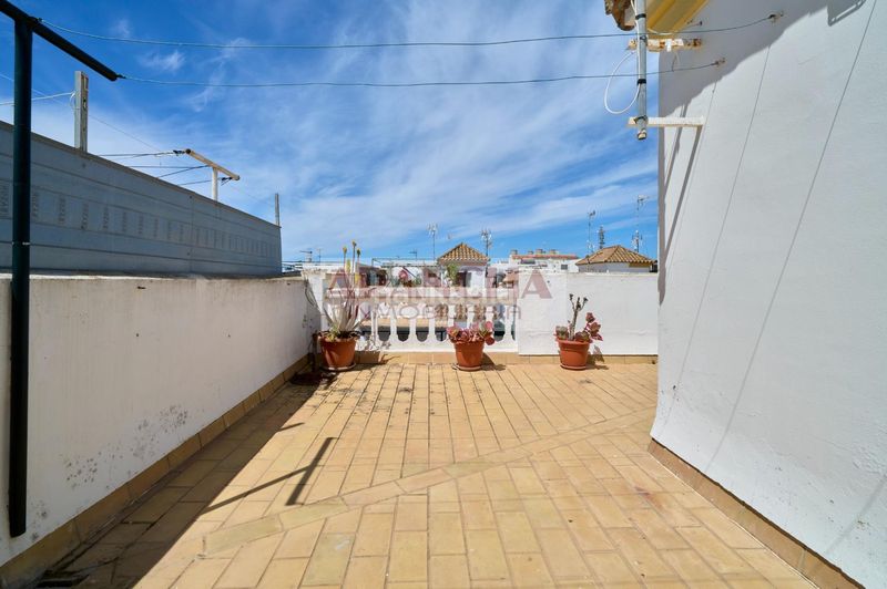 Foto bb5a70e8-1958-412d-856d-ef181f93c977. Duplex with parking in Puerto Deportivo Chipiona