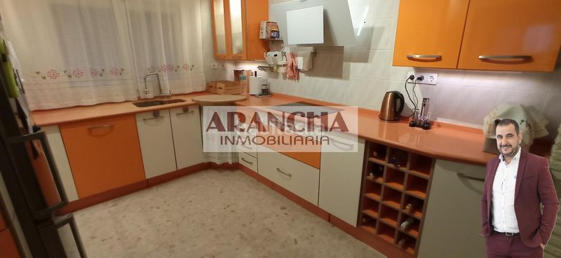 Foto 5a82e597-893b-42b7-9d6c-51fda29403af. Planta baja piso planta baja en venta con parking en Chipiona