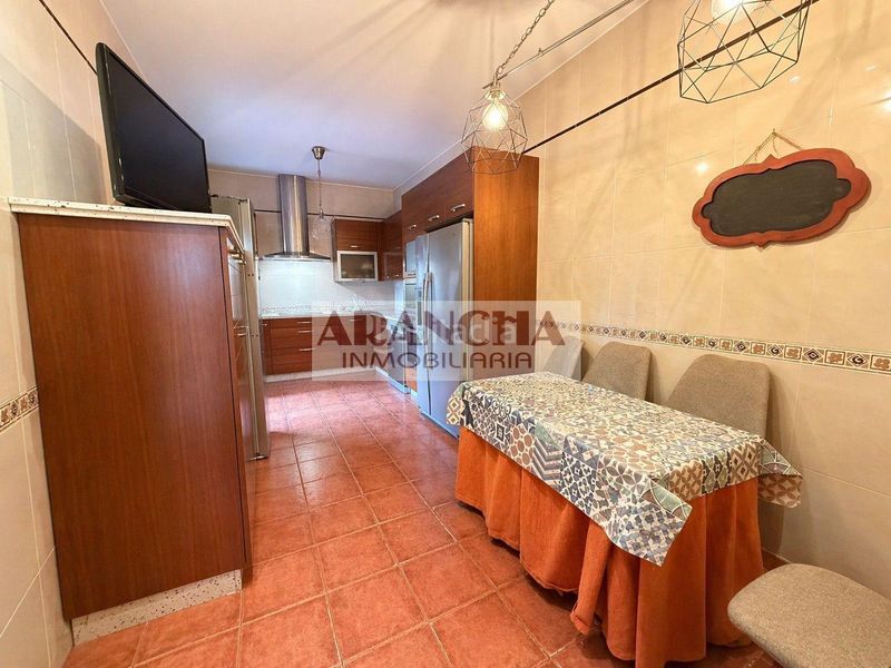 Foto 1afdc696-69fa-4674-b849-18f9d9a14304. Casa amb aparcament a Chipiona norte Chipiona