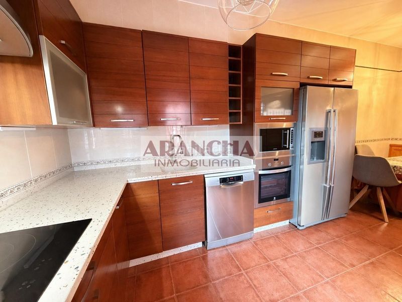 Foto aa7e2bcb-9922-4190-8195-bc371f36d3f3. Casa amb aparcament a Chipiona norte Chipiona
