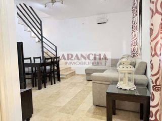 Zweistöckige Wohnung in Avenida de Rota. Bonito duplex seminuevo