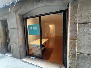Business premise in Carrer de l'Argenter 19