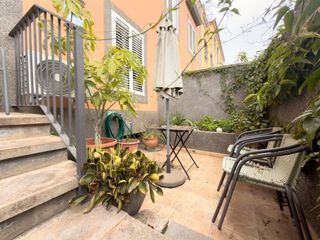Planta baixa  Calle rector m. luísa tejedor s.. Piso con terraza privada, garaje y rentabilidad inmediata junto