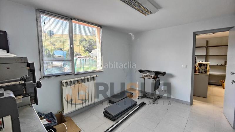 Foto d154a814-bc0a-458f-b31c-b435f0a5ae74. Location bureau dans Renedo Piélagos