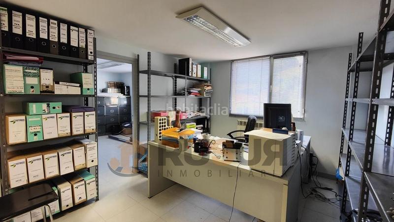 Foto d524991a-ead4-4a98-b0bc-ae736b6e03f2. Location bureau dans Renedo Piélagos