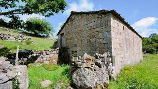 Masia  Barrio vegaloscorrales. Casa rural en venta en san pedro del romeral, 2 dormitorios.