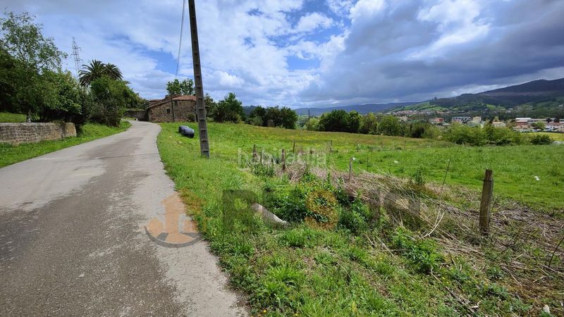 Foto e89ab529-3001-42a2-8a32-bd8404142527. Terreny residencial a Vioño Piélagos