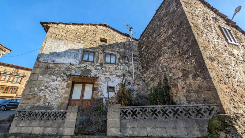 Foto 3c364b72-5bb6-47ff-8b16-2d027ff43fc4. Masia amb aparcament a Vega de Pas