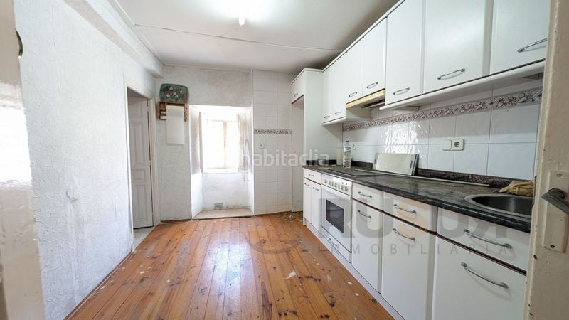 Foto 47fa1313-259e-4382-afb9-64238a27f704. Masia amb aparcament a Vega de Pas