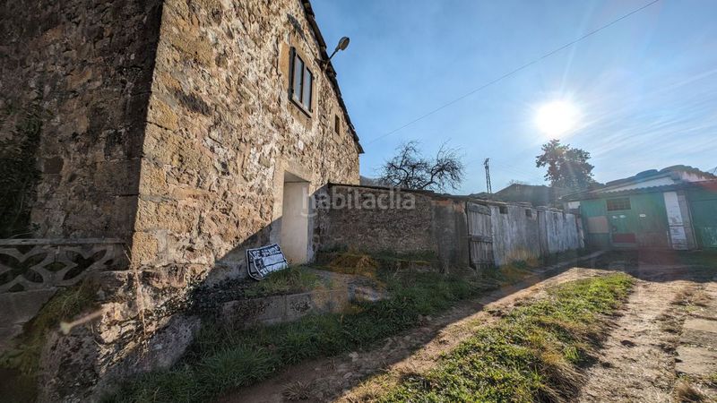 Foto bb9cd4c9-3b4a-4b88-bf7b-ab30ac95aba9. Masia amb aparcament a Vega de Pas