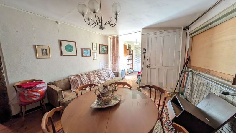 Foto bd9e9c74-a9fa-4292-9367-ec2894ff859c. Masia amb aparcament a Vega de Pas