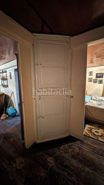 Foto f437328d-0268-4ae0-b089-c4079e1d07f5. Masia amb aparcament a Vega de Pas