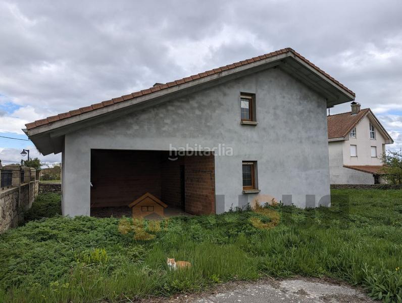 Foto b06d0c5c-b0b2-4ebd-b7dc-d0ba5120f933. Chalet con parcheggio in Campoo de Yuso