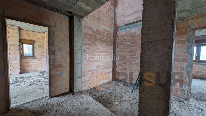 Foto c465a655-40c8-48b5-bf78-64d070dd1473. Chalet con parcheggio in Campoo de Yuso