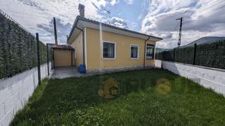Affitto Chalet in Corrales de Buelna (Los). Chalet en alquiler en somahoz, 3 dormitorios.