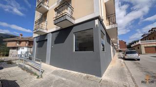Local commercial à Ontaneda 59. Local com. en venta en pueblo, 4 despachos.
