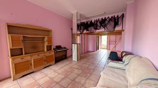 Local Comercial a San lorenzo 6