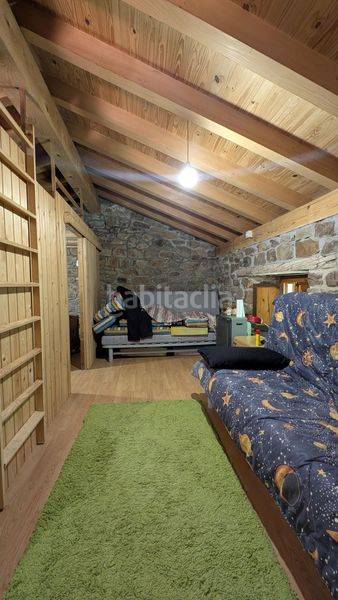 Foto c2b56cd8-556f-4993-ace5-12937df8818f. Masia a Vega de Pas
