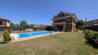 Chalet  Somahoz-los pedriscos 18. Chalet individual en venta en somahoz, 5 dormitorios.