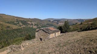 Bauernhof  Vegalosvados 2132. Casa rural en venta en san pedro del romeral, 2 dormitorios.