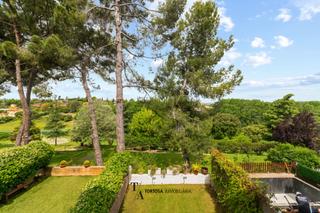 Maison jumelée  Carrer de villà. Casa reformada en calle villa