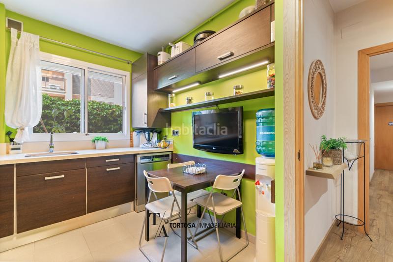 Foto c771e770-082f-4e34-9d28-1e645078e172. Planta baixa amb aparcament piscina a Coll Favà Sant Cugat del Vallès