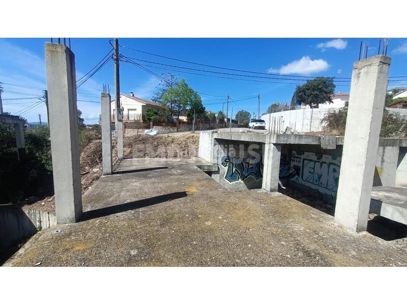 Foto 675f3a13-4e42-49b8-9c3a-f9a7d9376c30. Casa adossada a Aiguaviva Parc Vidreres