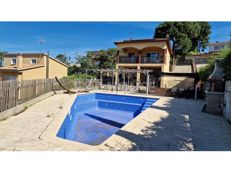 Foto ab2f7505-efab-402e-8741-6b4296b3cf01. Chalet  4 habitaciones venta en Aiguaviva Parc Vidreres