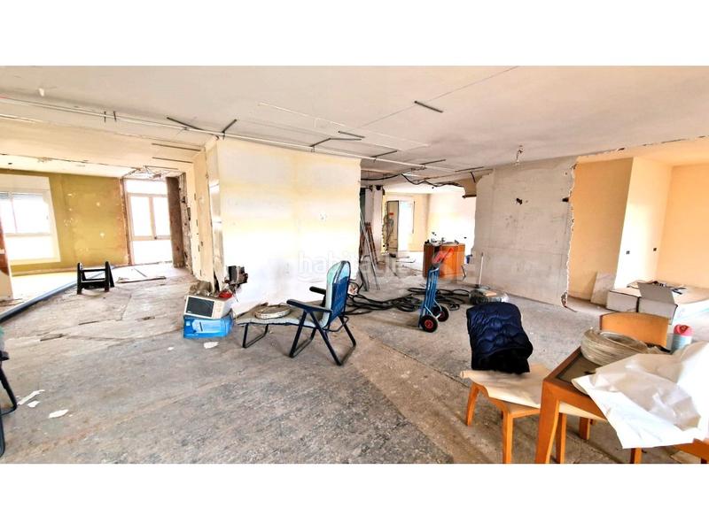 Foto 1e50dc8f-aa2b-45a1-80e4-fe08121059a4. Piso en avenida de l'estacio 2 impresionante piso a reformar en Blanes