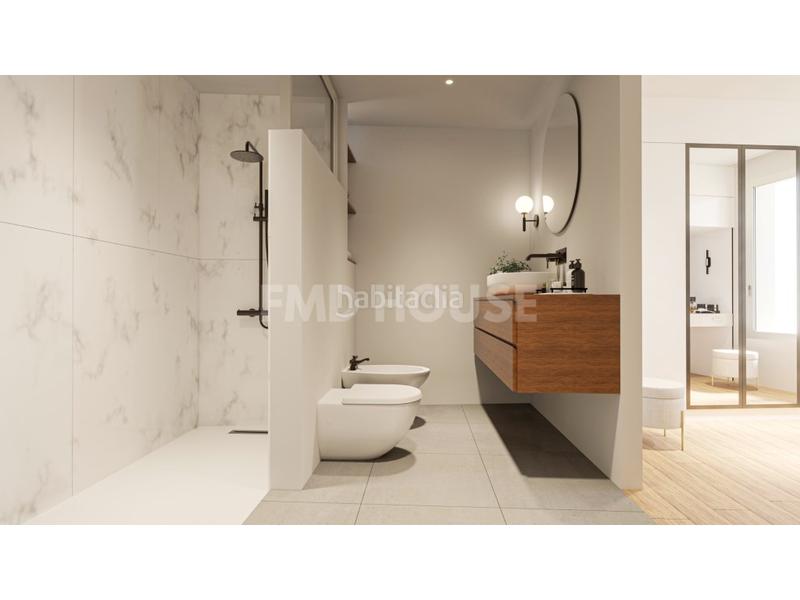 Foto e63802bb-512a-4eae-bb7b-1668061d921d. Piso en avenida de l'estacio 2 impresionante piso a reformar en Blanes