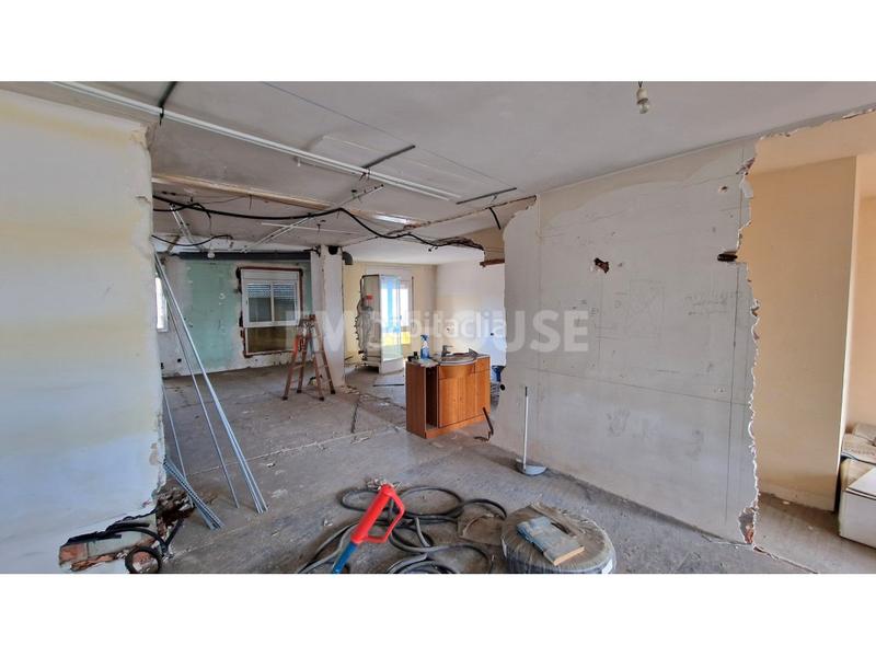 Foto f3bf43a5-ba93-4dac-bfbe-1b93b84fffd4. Piso en avenida de l'estacio 2 impresionante piso a reformar en Blanes