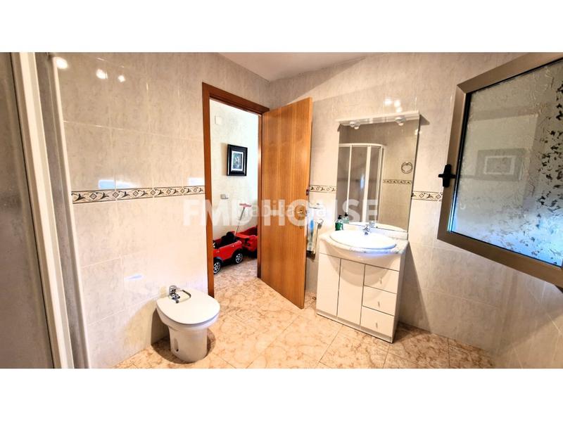 Foto 4ddb6117-ee52-48d2-8287-bb63084e145f. Chalet avec parking dans Residencial Park Maçanet de la Selva