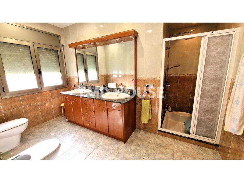 Foto 6aeb19ae-e591-43ee-bb4f-c625cb212bef. Chalet avec parking dans Residencial Park Maçanet de la Selva