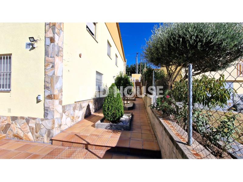 Foto 9e968d8f-be1e-4883-88b8-c8a7cbe6be69. Chalet avec parking dans Residencial Park Maçanet de la Selva