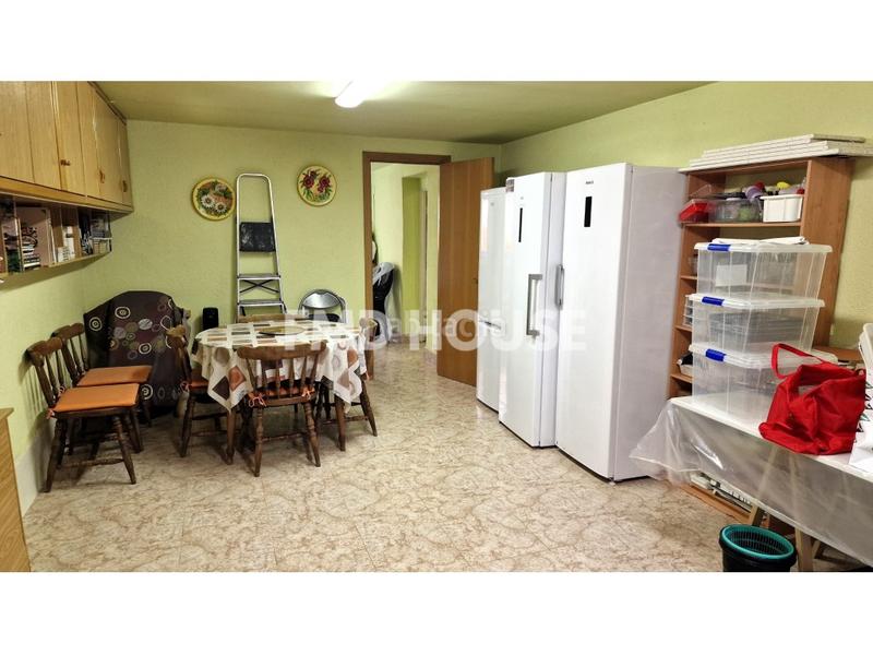 Foto ba0ac3e3-050c-409e-b970-52d5de322858. Chalet avec parking dans Residencial Park Maçanet de la Selva