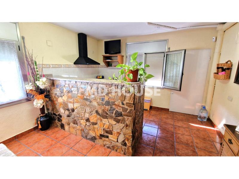 Foto c61212c5-143e-4565-b5b7-8b019f61594a. Chalet avec parking dans Residencial Park Maçanet de la Selva