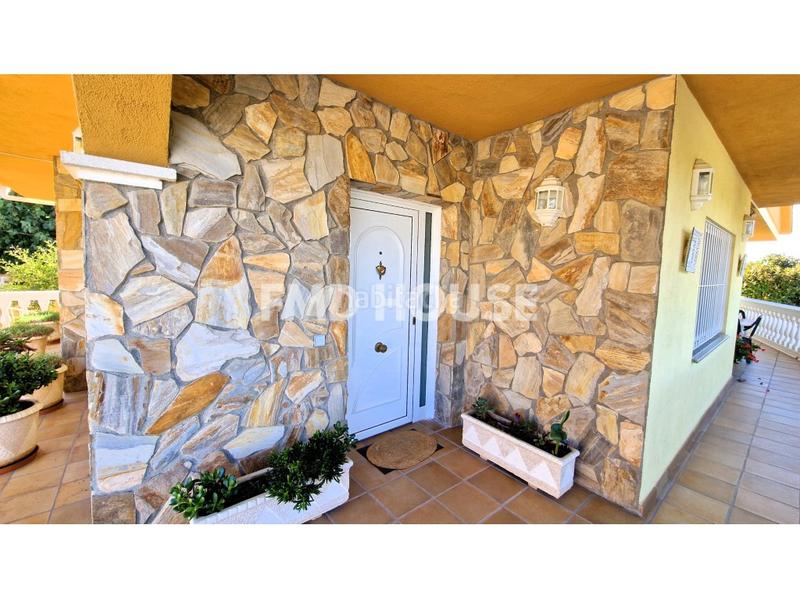 Foto fb025804-2252-4b6a-be89-e8ee3faccc23. Chalet avec parking dans Residencial Park Maçanet de la Selva