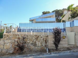 Chalet in Montgoda. Casa de lujo, con vistas al mar