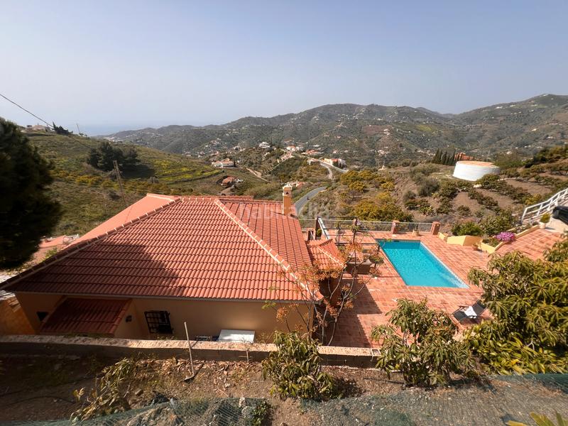 Foto ee003bcb-38c0-4920-9dbd-0f6330cd0e5d. Casale in diseminado el pago rio 2156 in Torrox pueblo Torrox