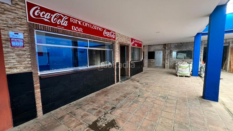 Foto 4d603326-a80b-49fc-aba3-34e59a08c4fe. Alquiler local comercial en urbanización las flores 15 se vende local comercial costa. en Torrox