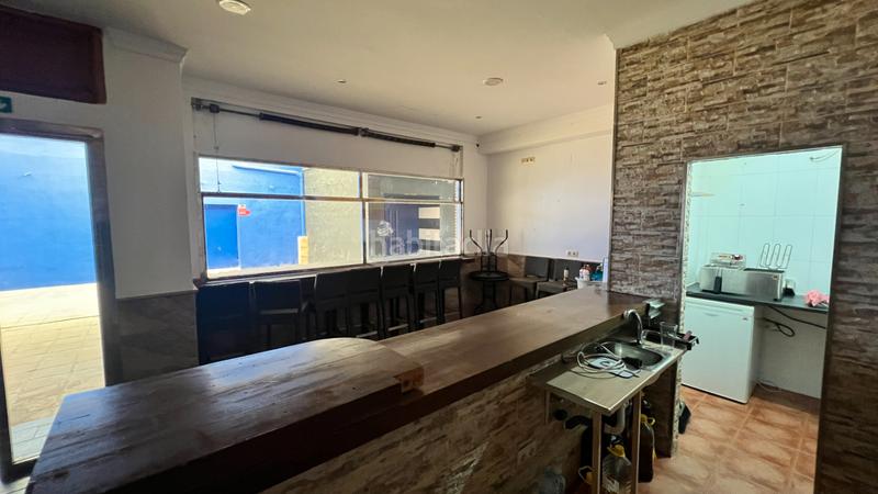 Foto 726ec562-27c7-437d-a560-95c490bb558d. Alquiler local comercial en urbanización las flores 15 se vende local comercial costa. en Torrox