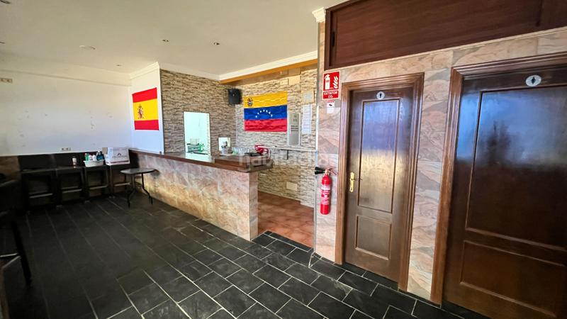 Foto bd8bb8f0-37e9-437f-8b2d-1702893afb04. Alquiler local comercial en urbanización las flores 15 se vende local comercial costa. en Torrox