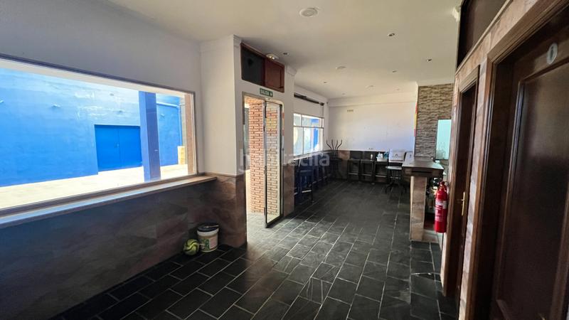 Foto d9ccaedf-fde0-4de2-9a5f-9b1b1b04a060. Alquiler local comercial en urbanización las flores 15 se vende local comercial costa. en Torrox